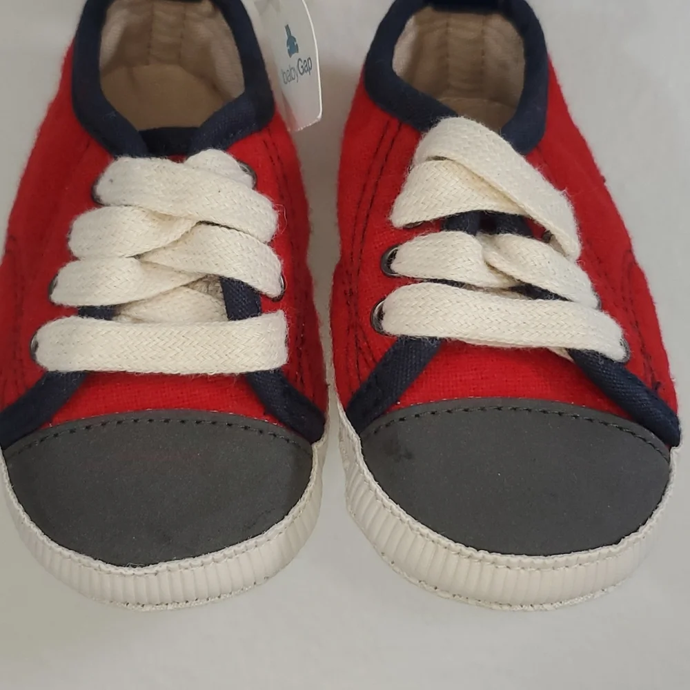 Baby Gap Sneaker size 3-6 months